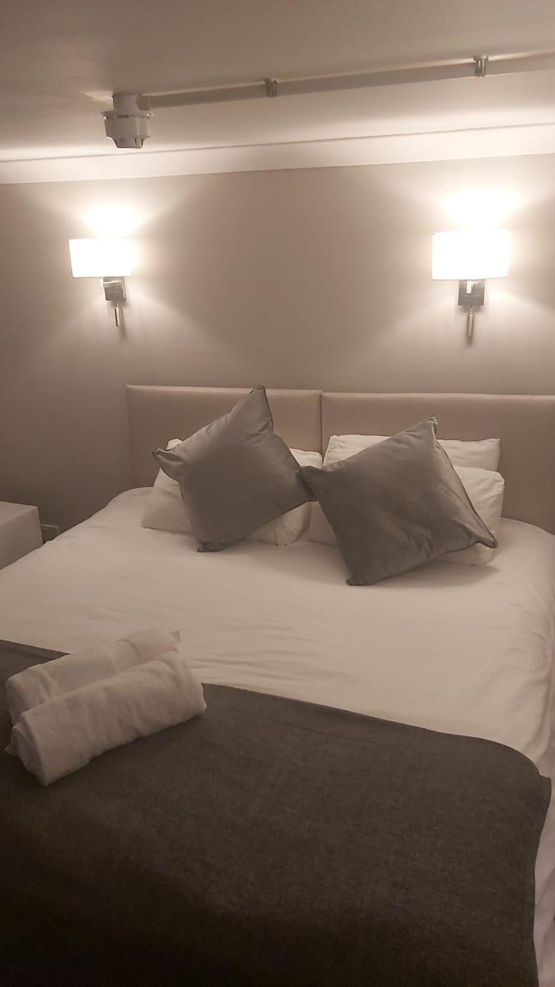 The Red Lion Great Offley Hotel Luaran gambar