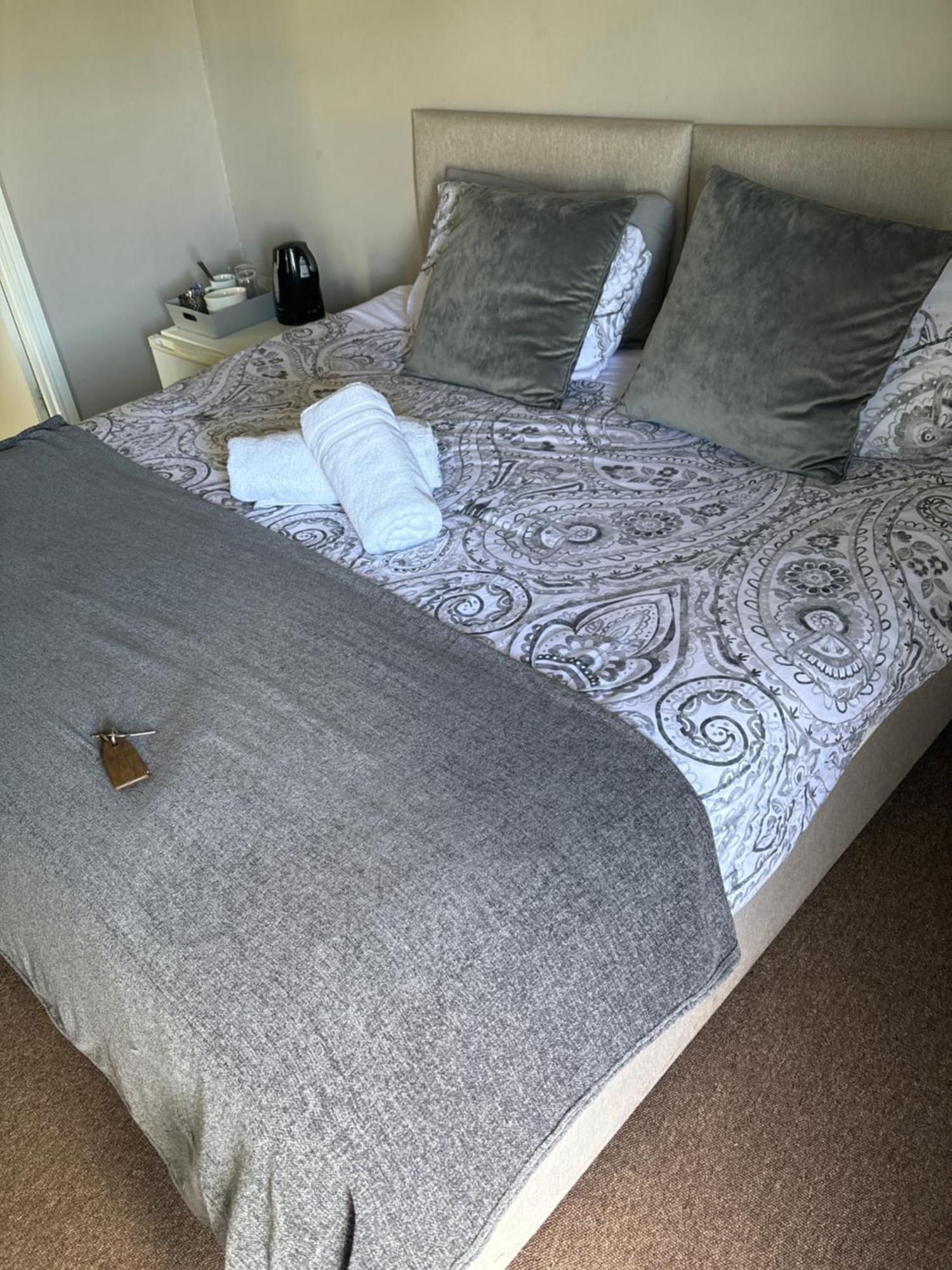 The Red Lion Great Offley Hotel Luaran gambar